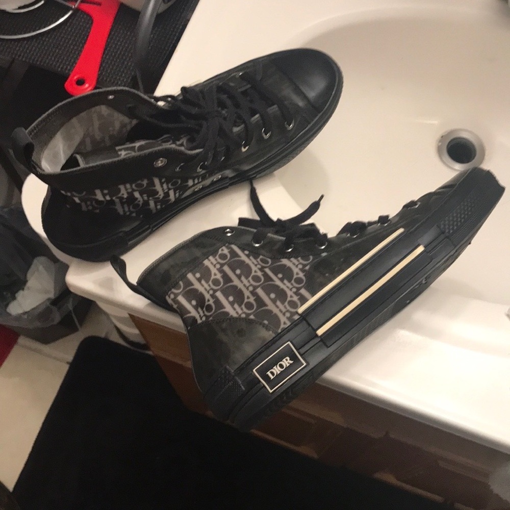 I am selling a pair of black Dior designer shoes for 400 - Picture 2 of 2